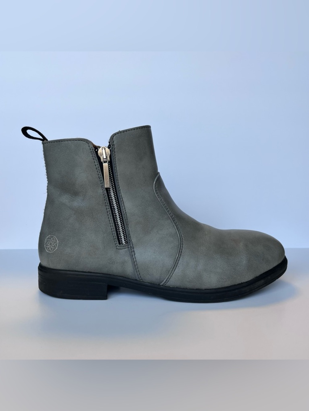 Xena Workwear Omega Vegan EH Safety Boot in Vegan Smokey Grey Size 7